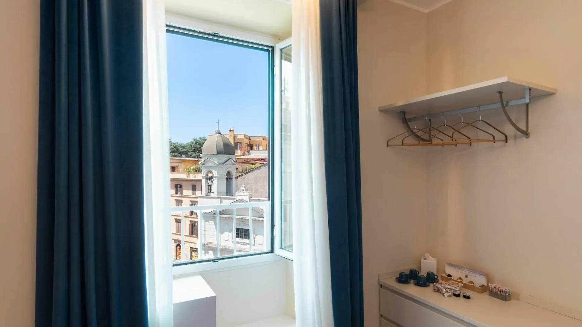Celeste Suites Vittorio Emanuele Rome Bed & Breakfast